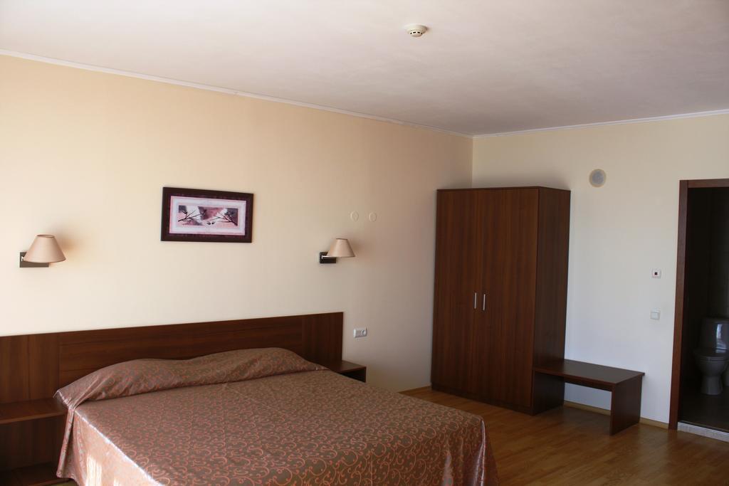 Hotel Central Golden Sands Room photo