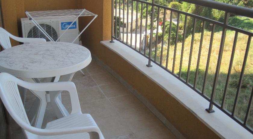 Hotel Central Golden Sands Exterior photo